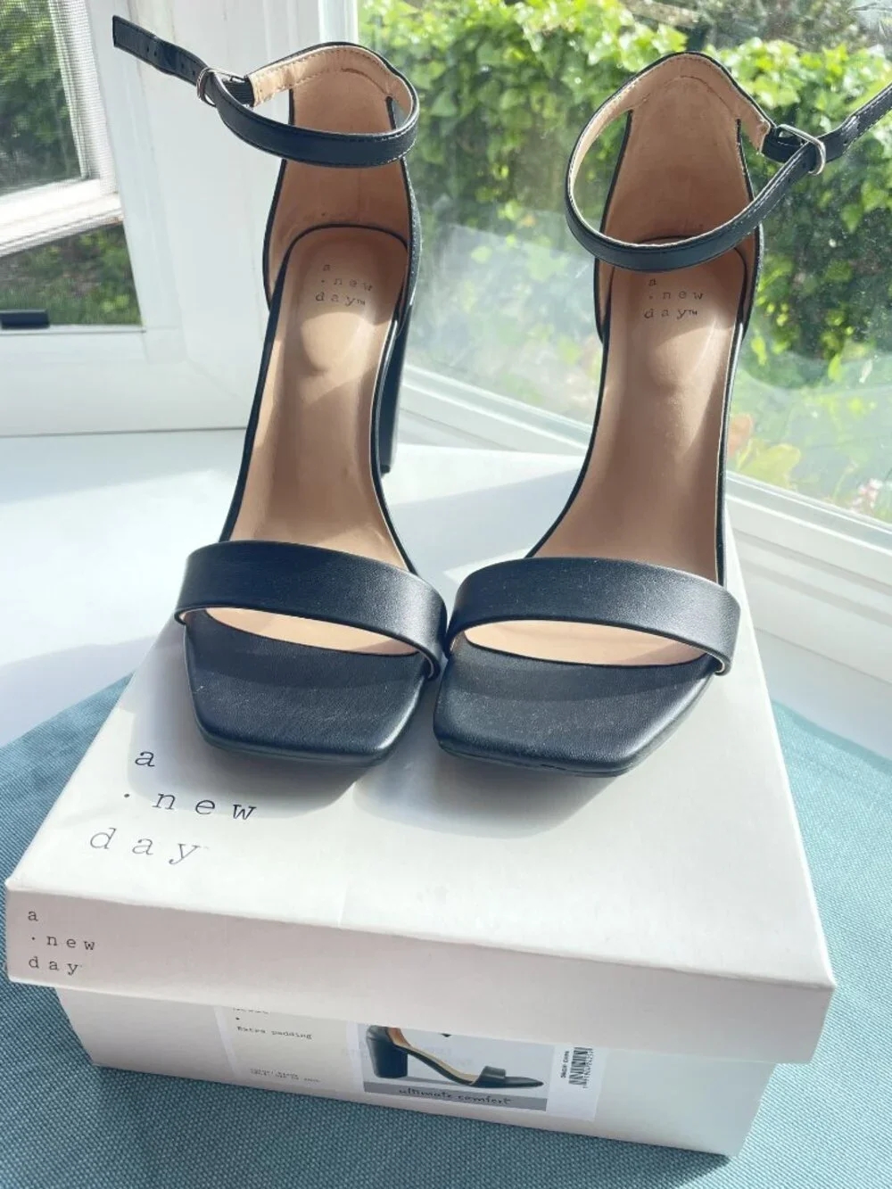 A New Day Black heels 8.5 block heel new in box, Adi09 Ema Sqt Heels, ankle stra